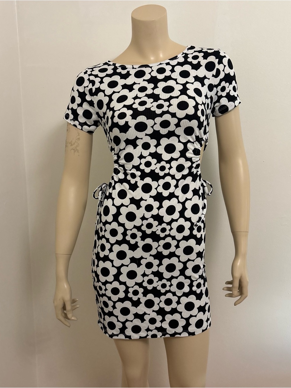 Ardene Black & White Floral Tie-Side Short Dress Size Small